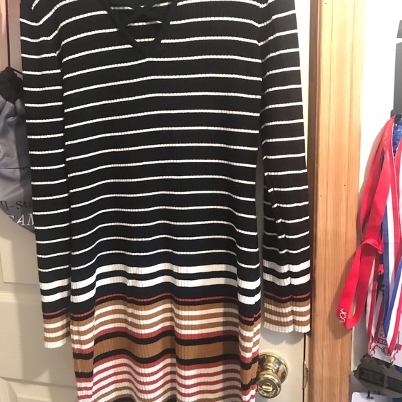 Selling my closet 😂 - Picture 16 of 16